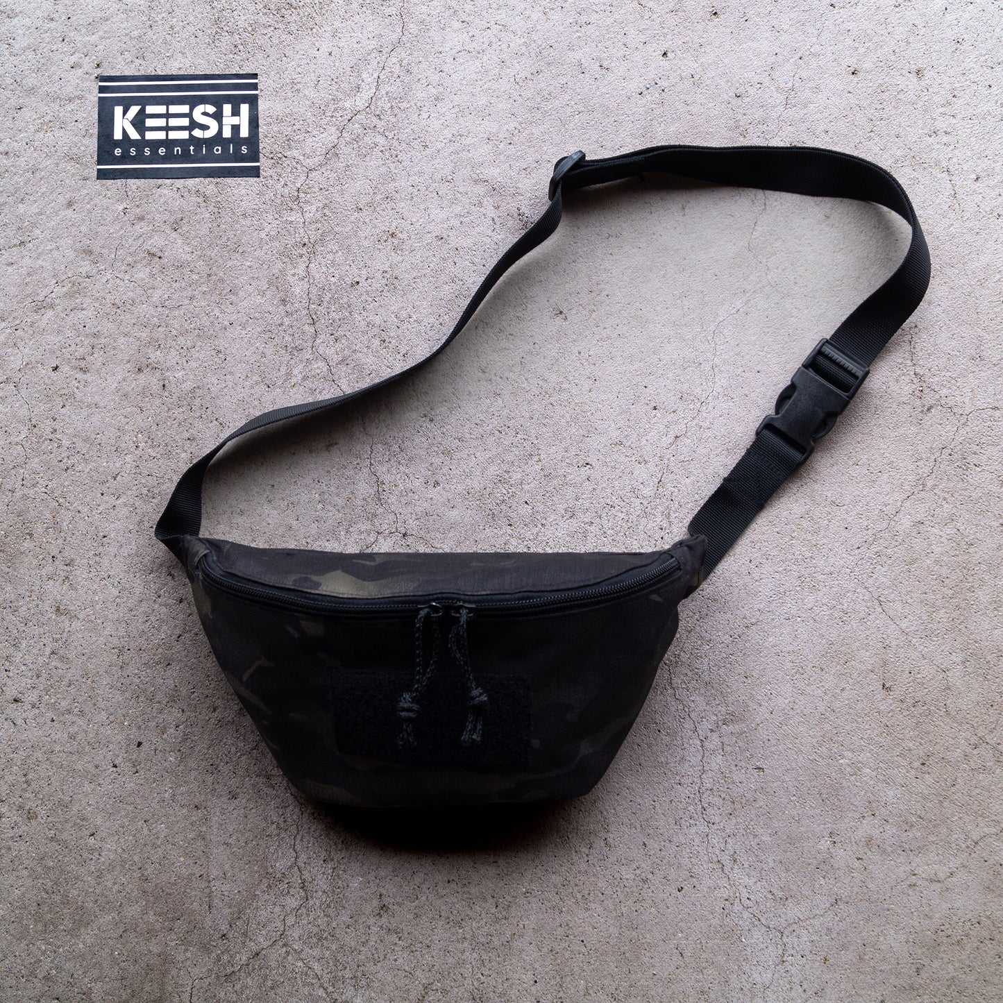 Handgemachte taktische Bauchtasche in Multicam® Black - Crossbody Bag für EDC, Outdoor und Airsoft