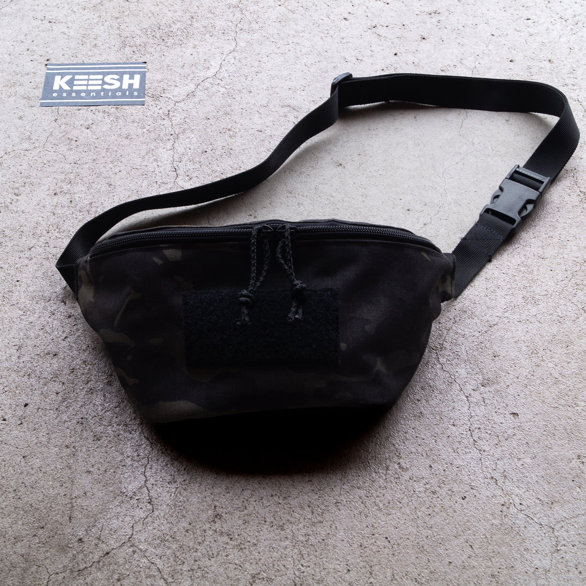 Handgemachte taktische Bauchtasche in Multicam® Black - Crossbody Bag für EDC, Outdoor und Airsoft
