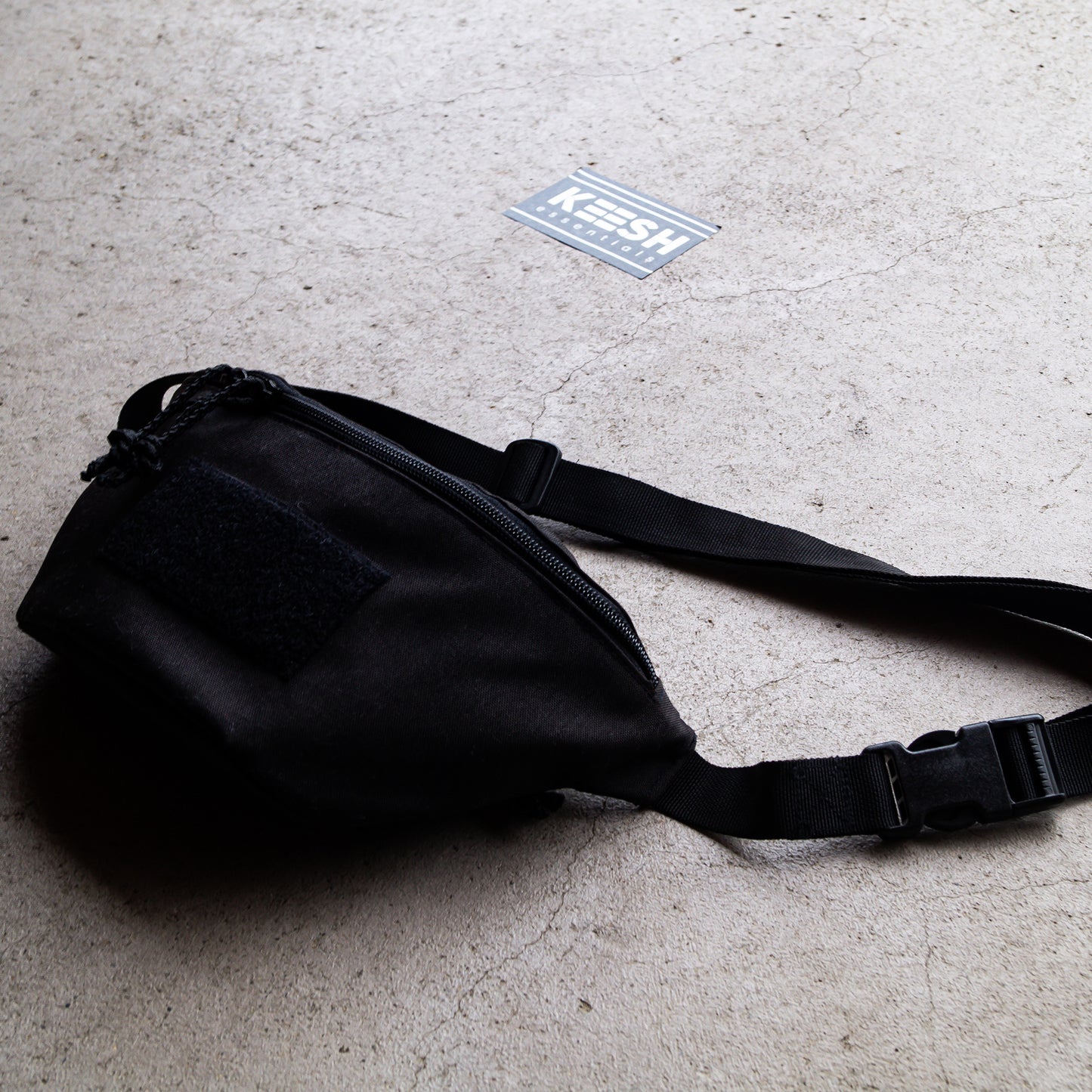 Handgemachte taktische Bauchtasche in Schwarz - Crossbody Bag für EDC, Outdoor und Airsoft